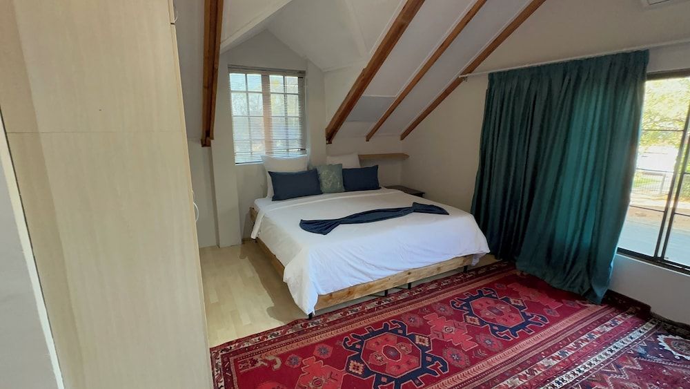 Brookyard Guest House Deluxe Loft 4