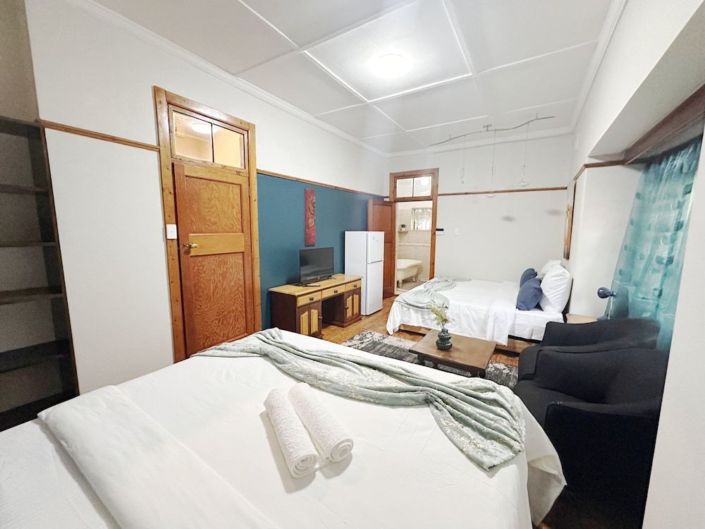 Brookyard Guest House Deluxe Quadruple Room 5