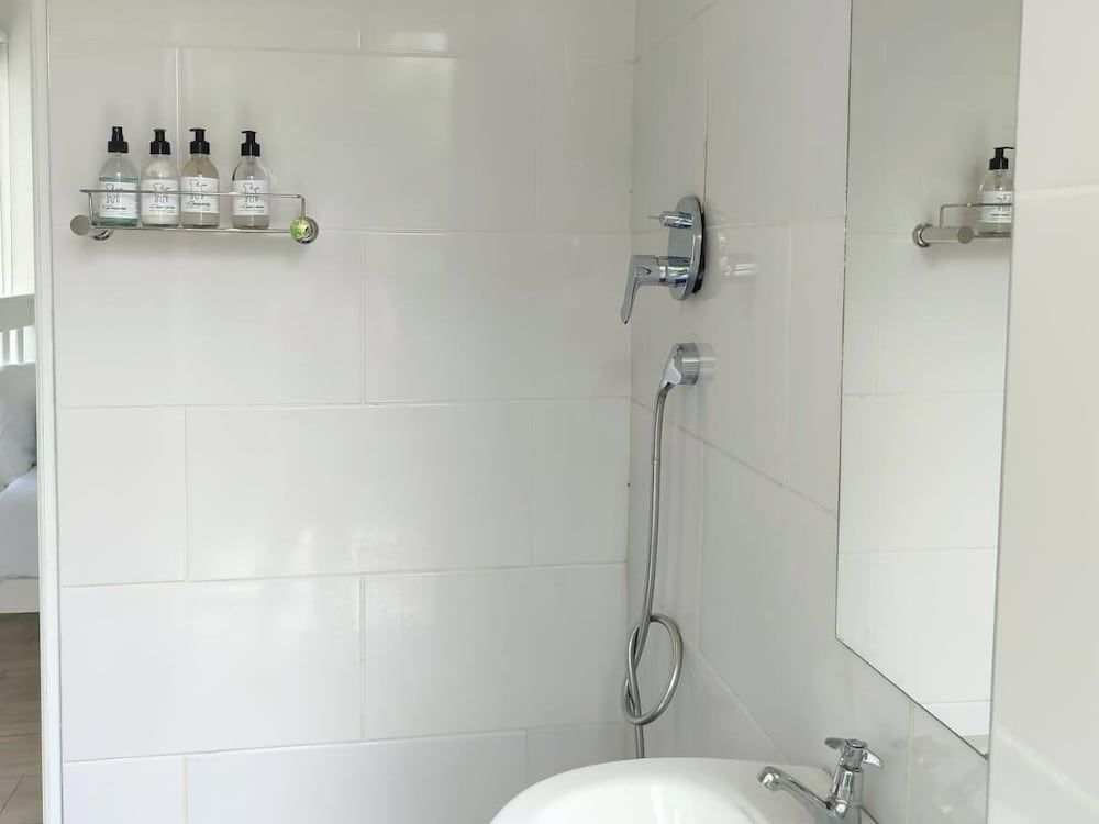 TheLab Backpackers Basic Triple Room, Non Smoking 5