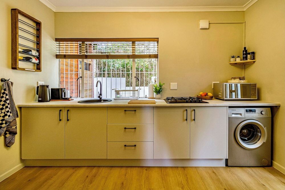 Villa Helderberg Deluxe Cottage, 2 Bedrooms, Kitchen, Pool View 15