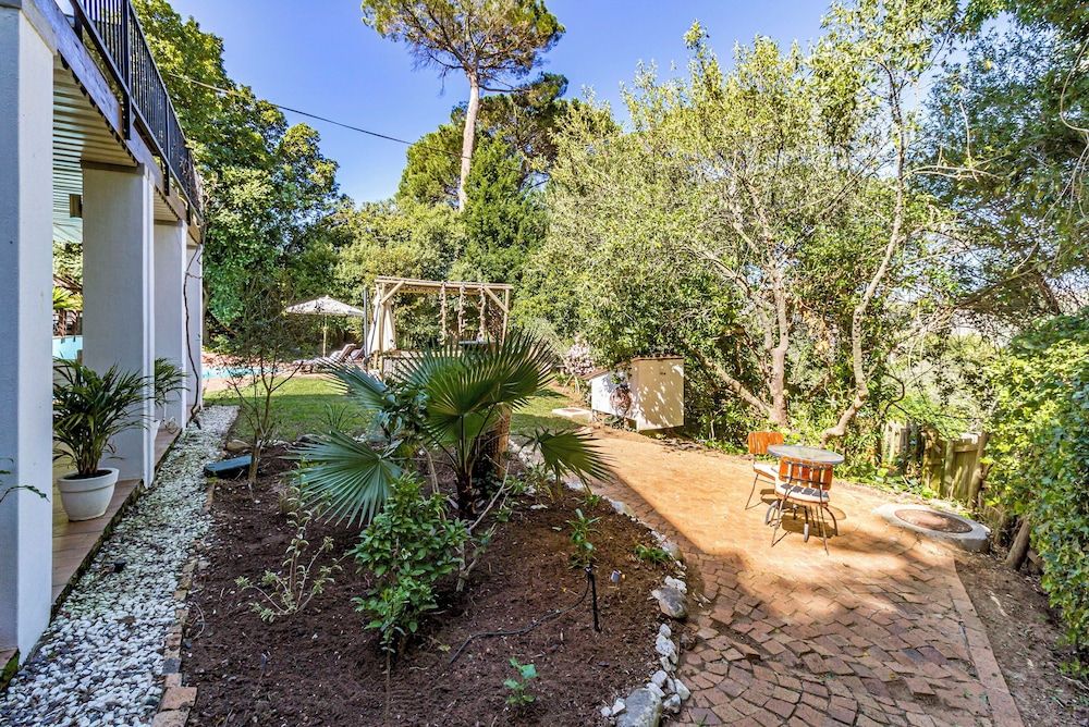 Villa Helderberg Comfort Double Room, 1 Queen Bed, Garden View 6