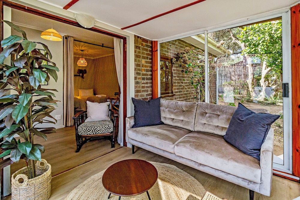 Villa Helderberg Deluxe Cottage, 2 Bedrooms, Kitchen, Pool View 11