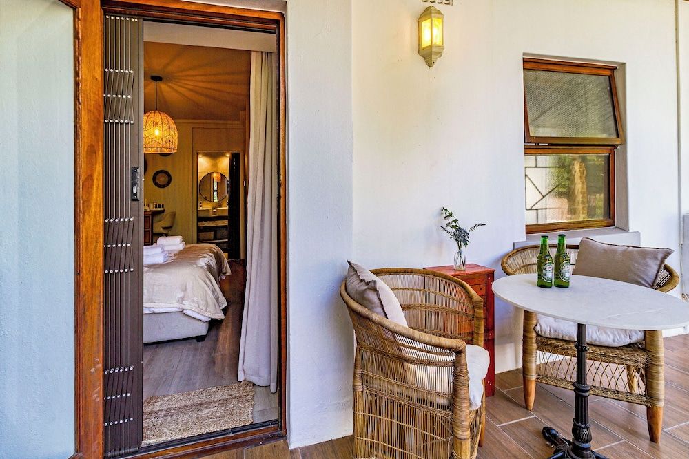 Villa Helderberg Comfort Double Room, 1 Queen Bed, Garden View 5