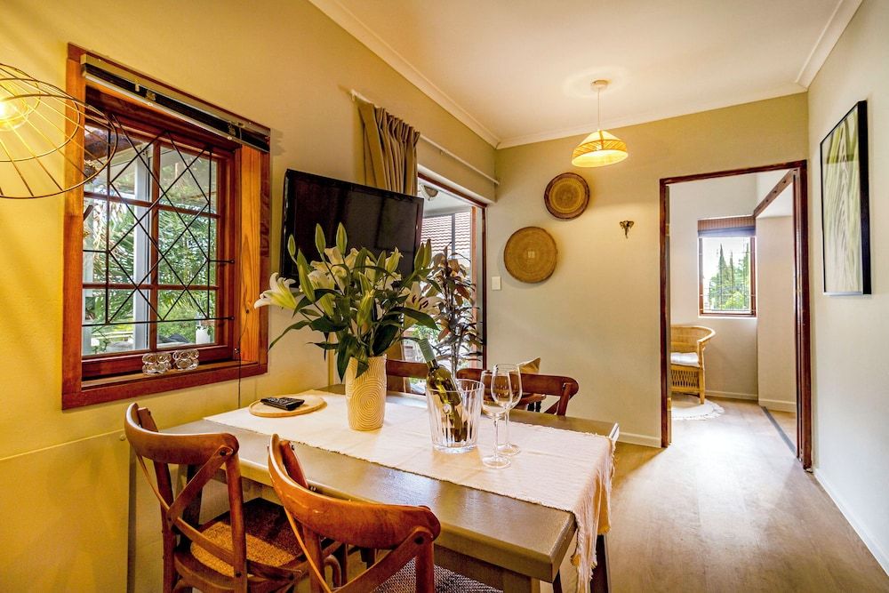 Villa Helderberg Deluxe Cottage, 2 Bedrooms, Kitchen, Pool View 14