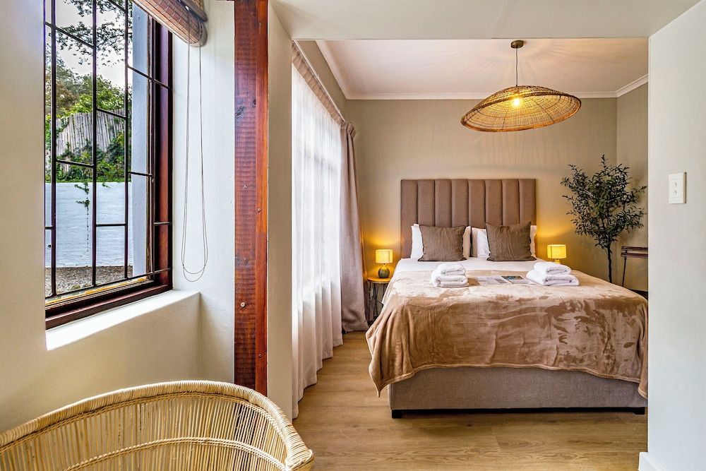 Villa Helderberg Deluxe Cottage, 2 Bedrooms, Kitchen, Pool View 10