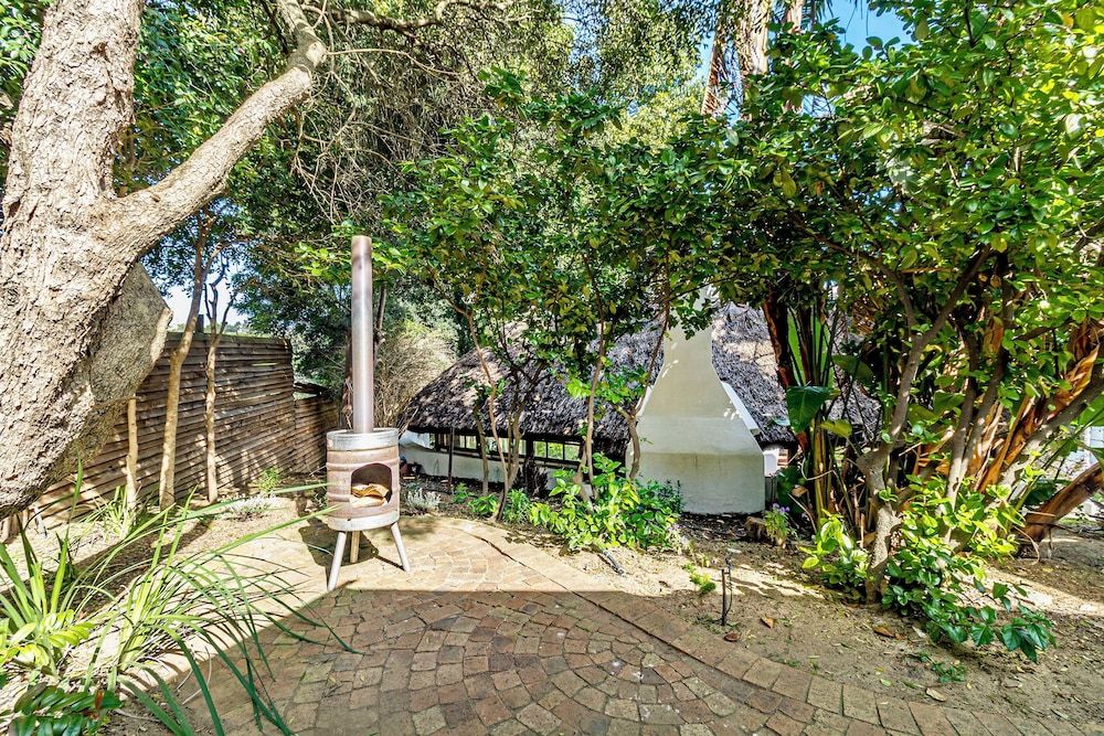 Villa Helderberg Deluxe Cottage, 2 Bedrooms, Kitchen, Pool View 5