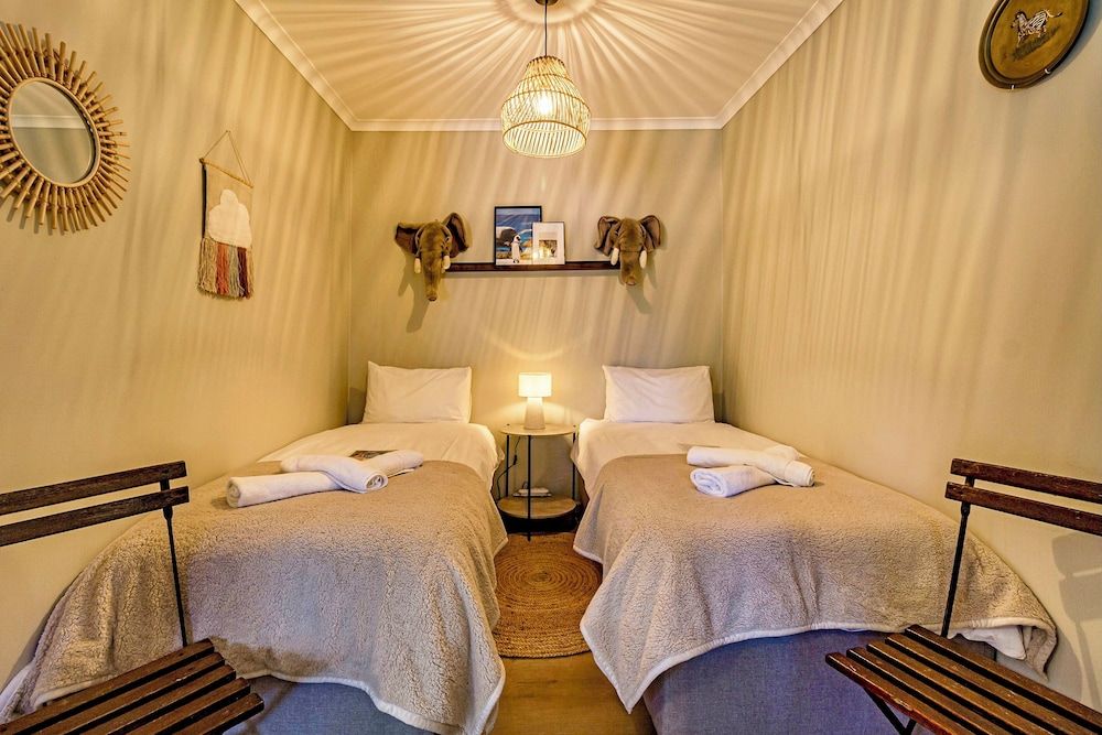 Villa Helderberg Deluxe Cottage, 2 Bedrooms, Kitchen, Pool View 9