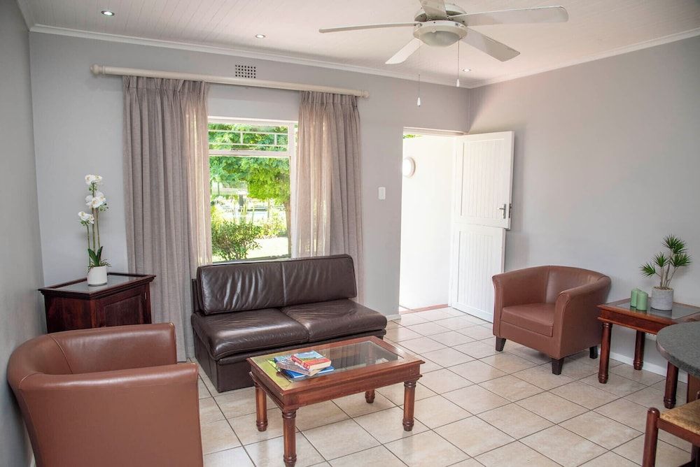 Pine Lodge George Family Chalet, Garden View 7