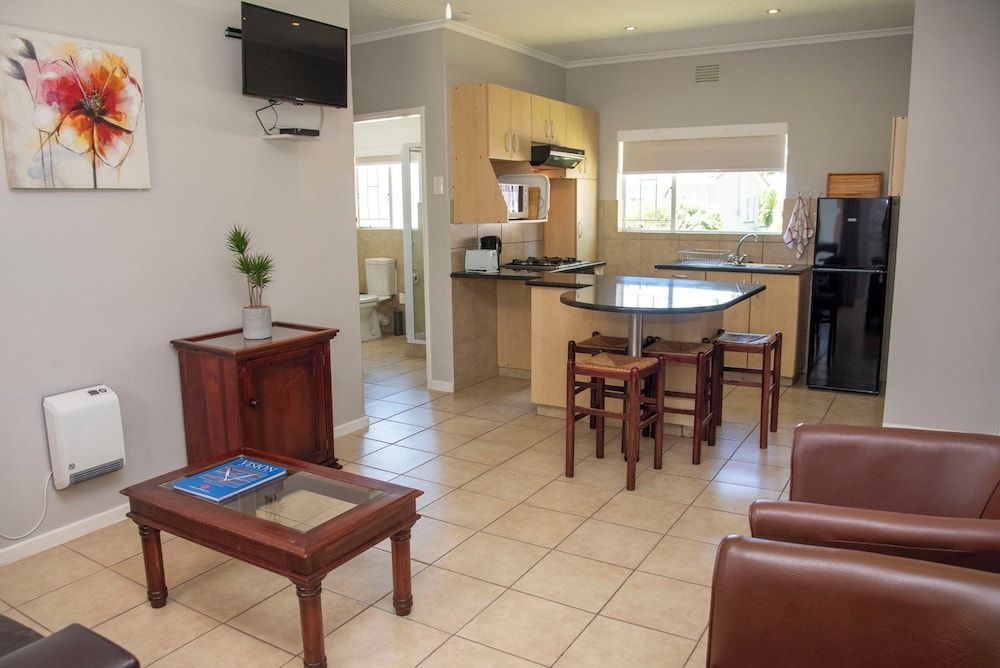 Pine Lodge George Family Chalet, Garden View 6