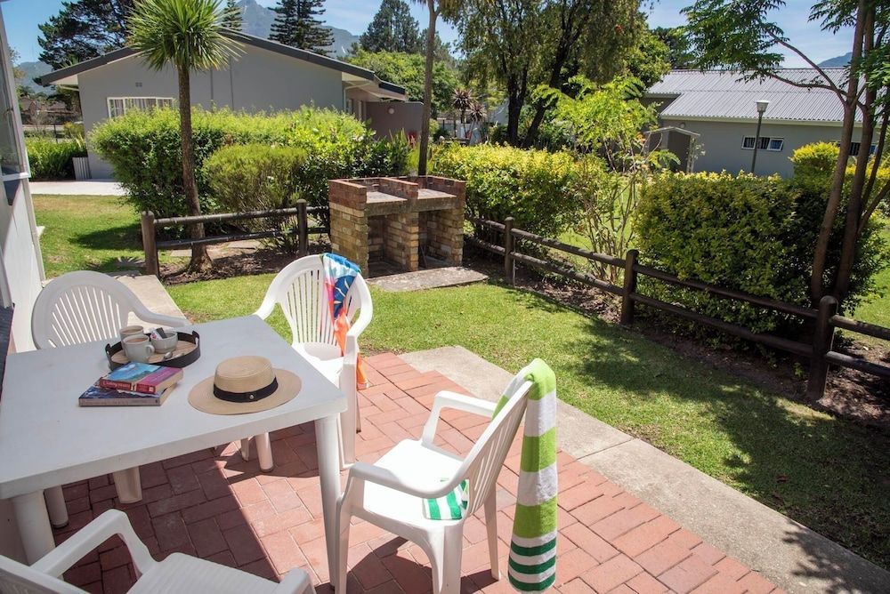 Pine Lodge George Family Chalet, Garden View 8