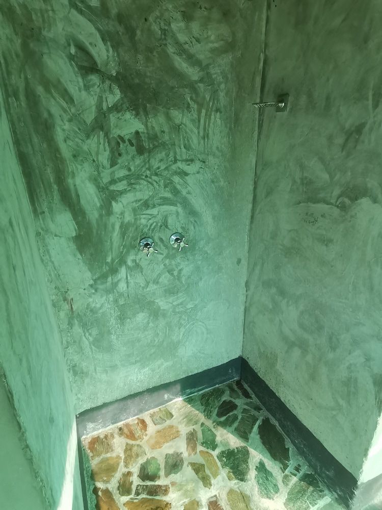 Shanatsi Safari Lodge Luxury Room 6