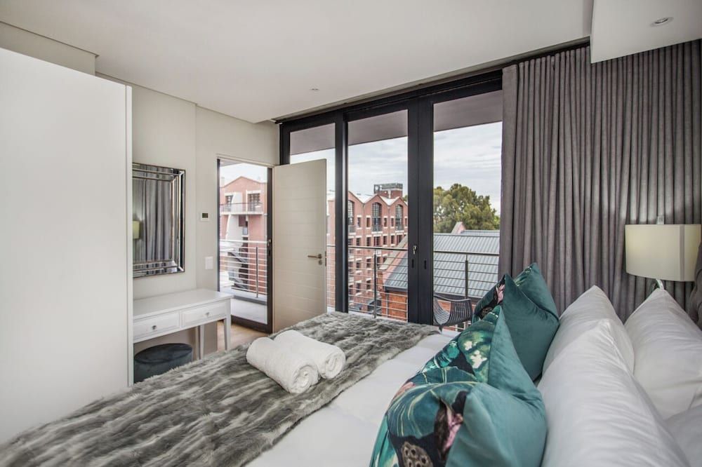 Executive Apartment, Balcony, City View