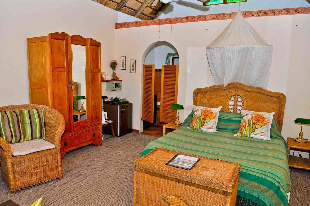 Green Bird Suite (4)