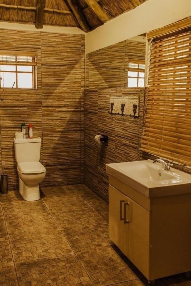 Bothabelo Luxury Villas Deluxe Room 4