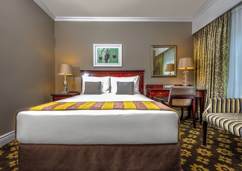 Hemingways Hotel Standard Room 2