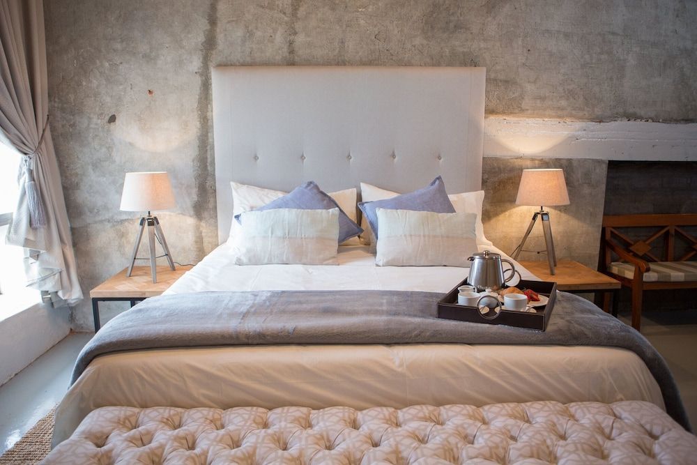 Honeymoon Suite