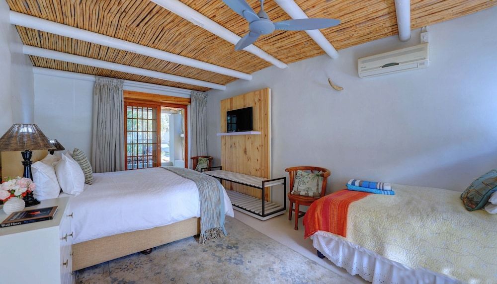 81 on Church Deluxe Triple Room, Poolside (Deluxe)