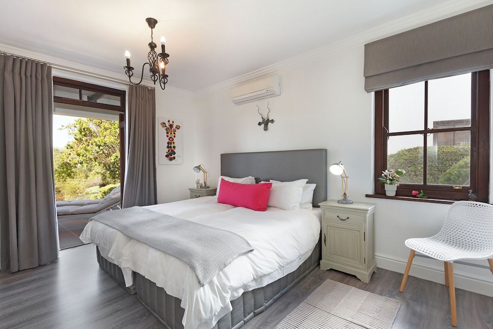 Deluxe House, 4 Bedrooms, Air conditioning, Garden View