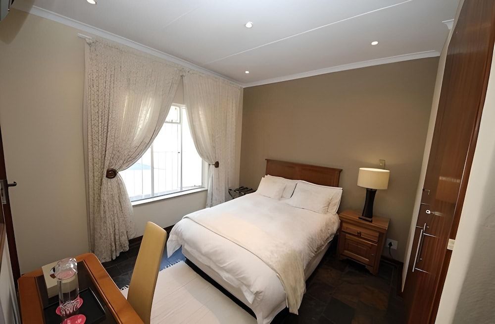 Room (Guest House En-Suite )