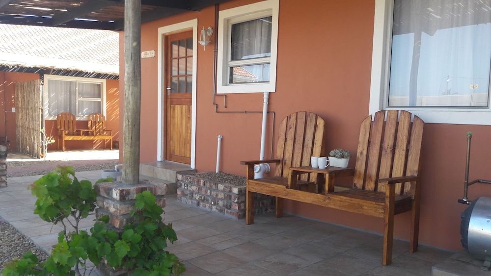 Little Sister's Self Catering Classic Chalet 6