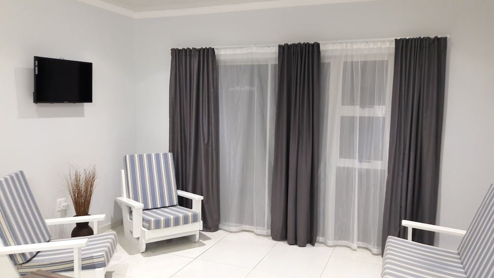 Little Sister's Self Catering Classic Chalet 2