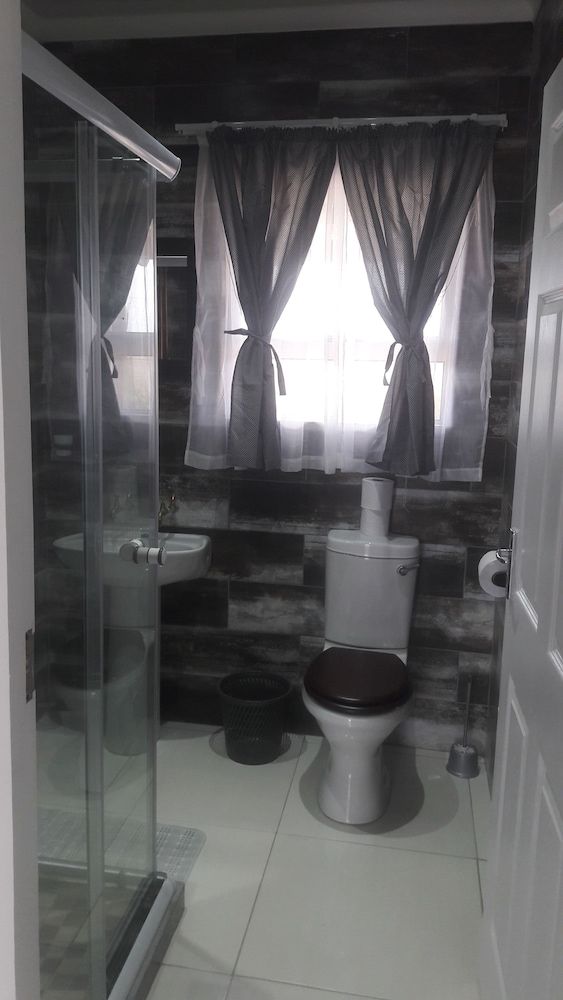 Little Sister's Self Catering Classic Chalet 7