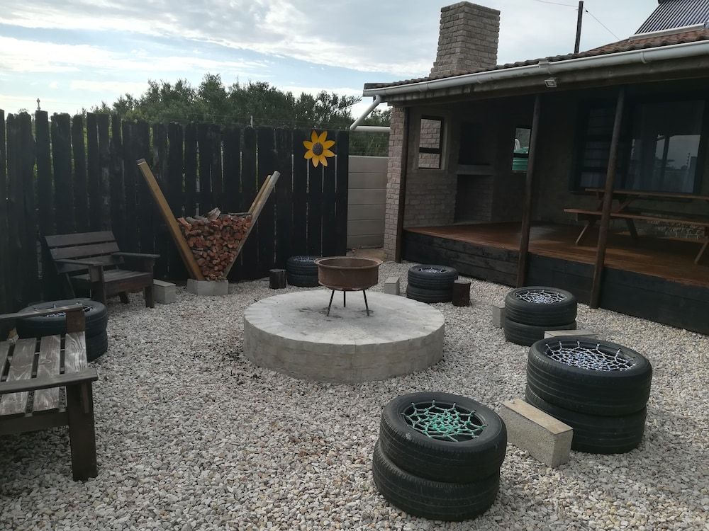 Little Sister's Self Catering Basic Chalet 5