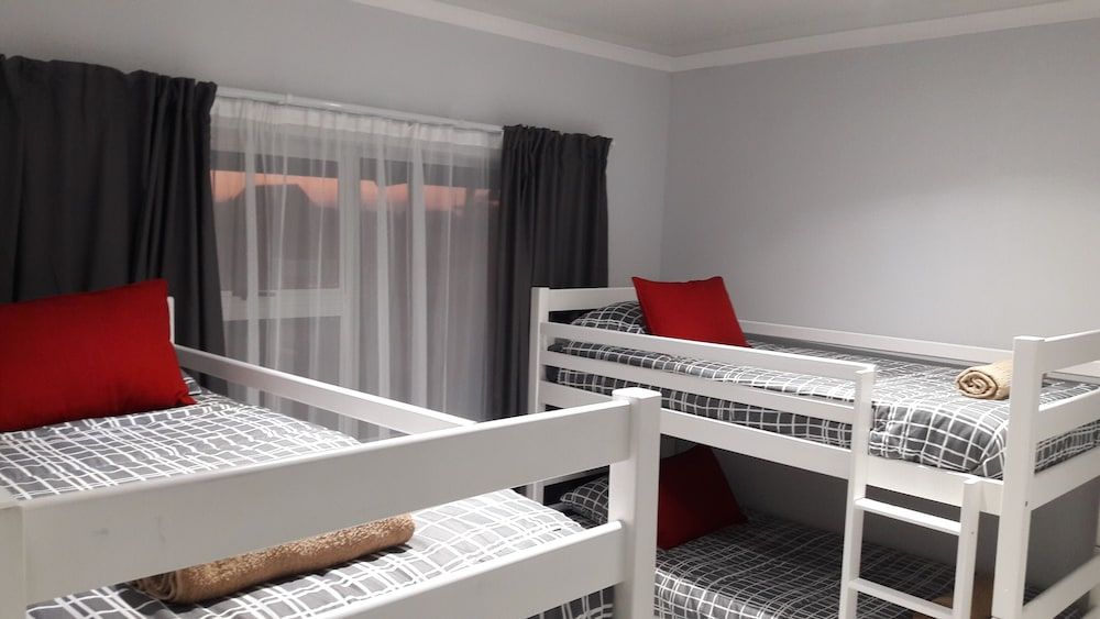 Little Sister's Self Catering Classic Chalet 3