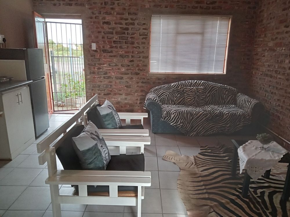 Happy Jackal Zebra studio self-catering