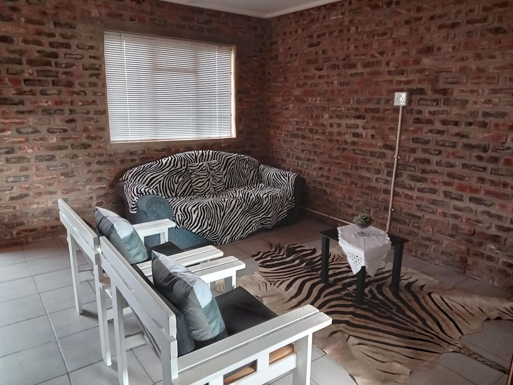 Happy Jackal Zebra studio self-catering 3