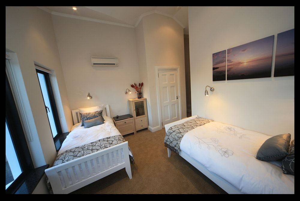 Orange Inn Knysna Standard Twin Room, 2 Twin Beds 3