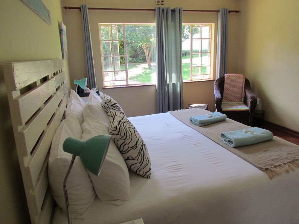 Deluxe Twin Room, Pool View