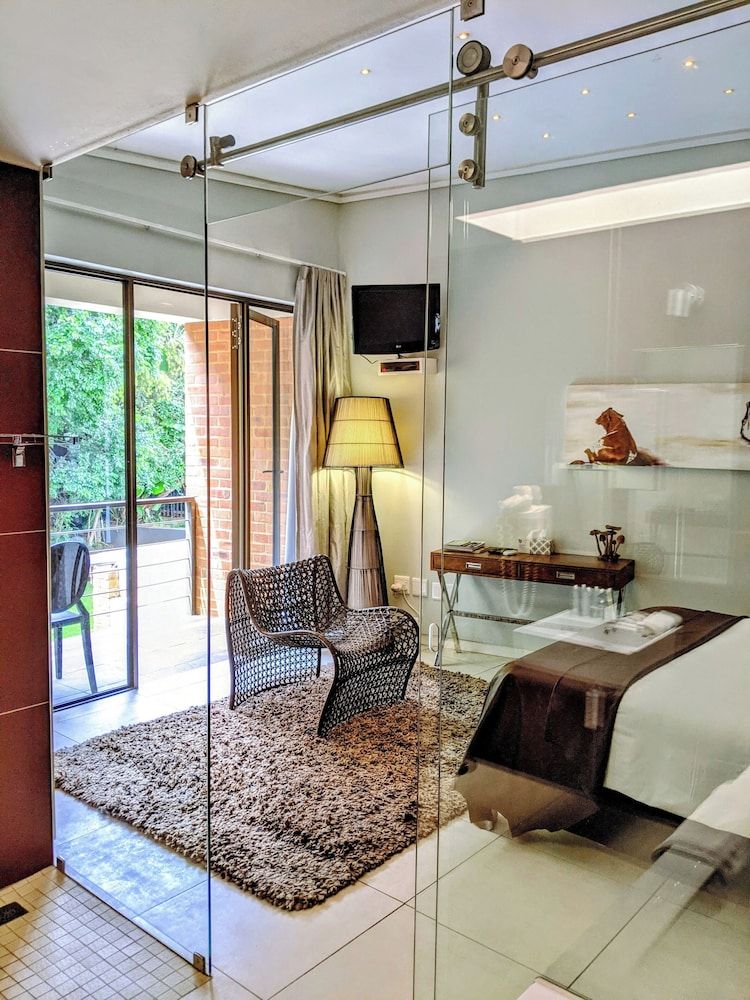 Executive Room, Bathtub