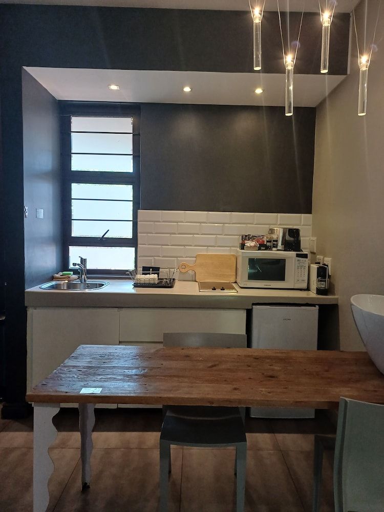 Alpine Attitude Boutique Hotel & Conference Venue Executive Apartment, 2 Bedrooms 4