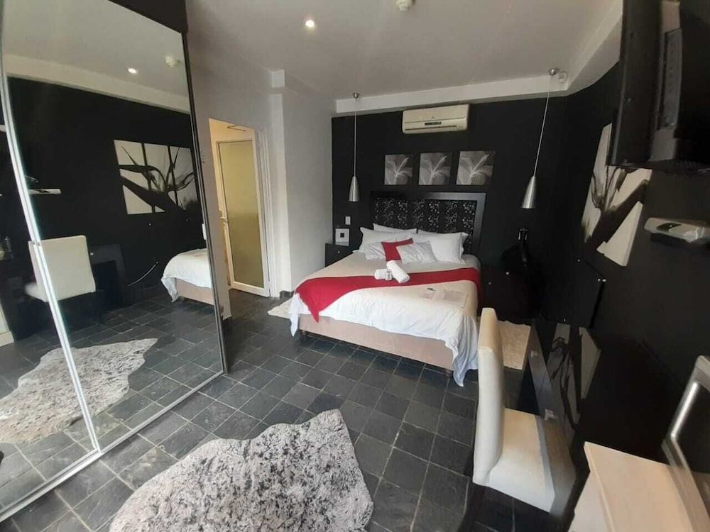 Deluxe Double Room (Self catering)