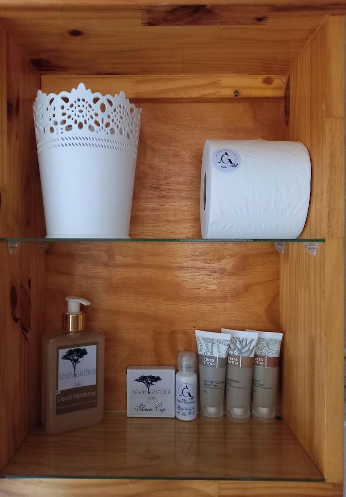 Acacia Guesthouse Deluxe Double Room, Private Bathroom 7