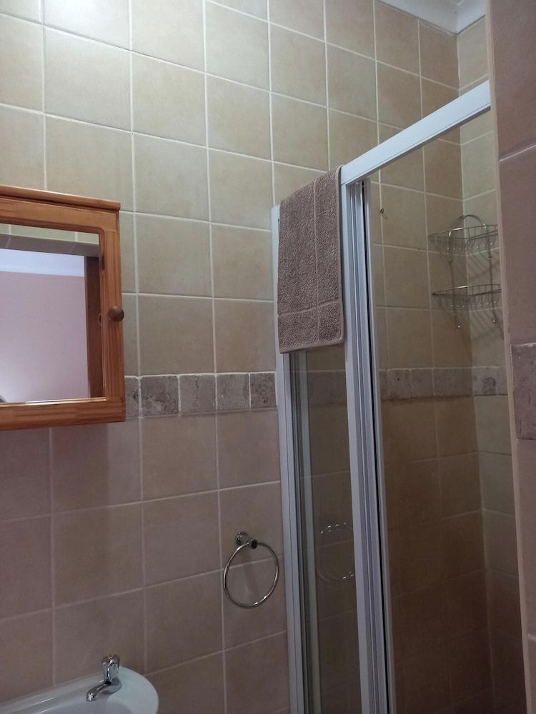 Acacia Guesthouse Standard Twin Room 10