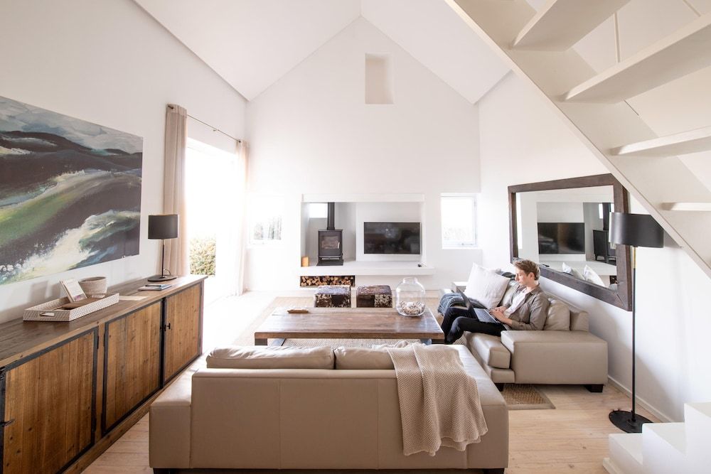 Luxury Suite, Hill View