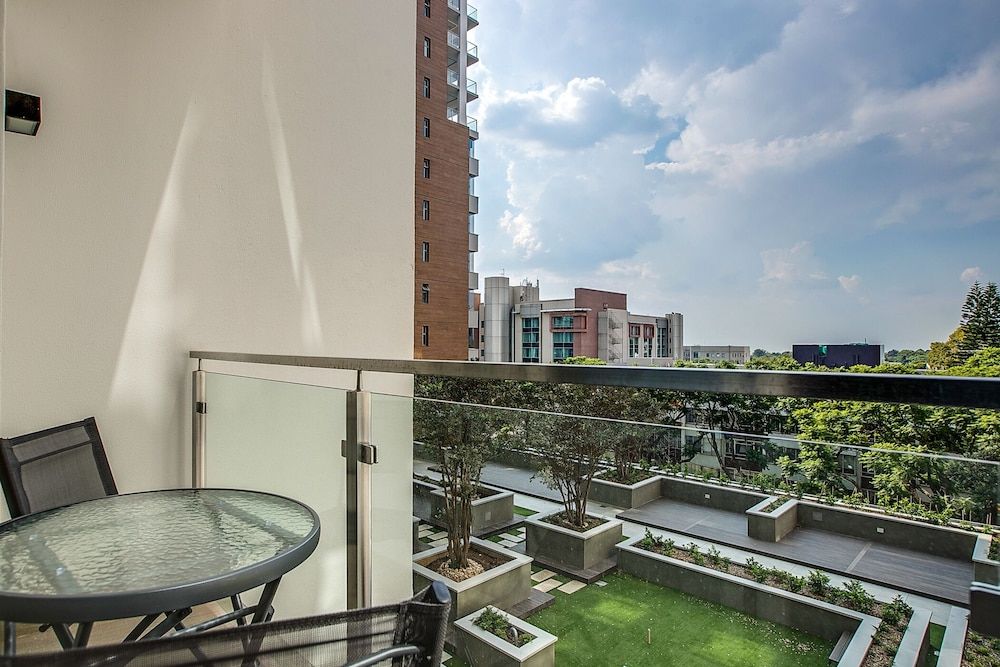 The Tyrwhitt Unit 308 Grand Apartment 13