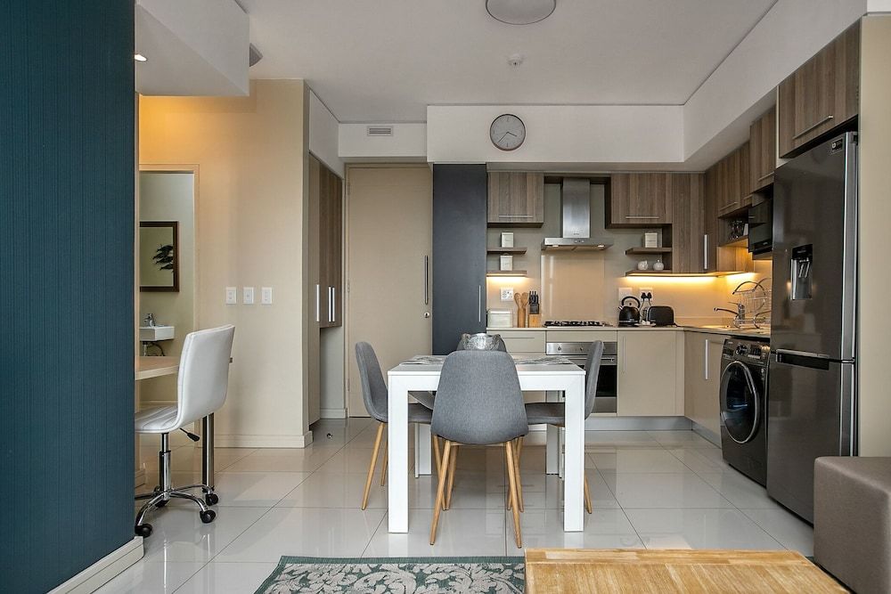 The Tyrwhitt Unit 308 Grand Apartment 8