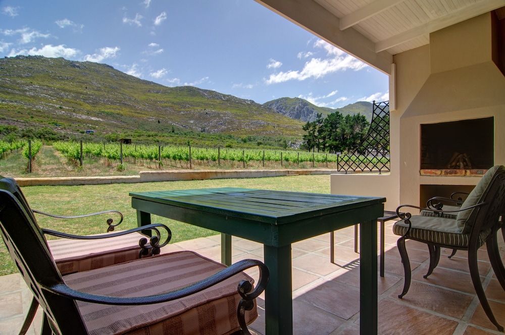 Blue Gum Country Estate Mountain View Family Cottage 5