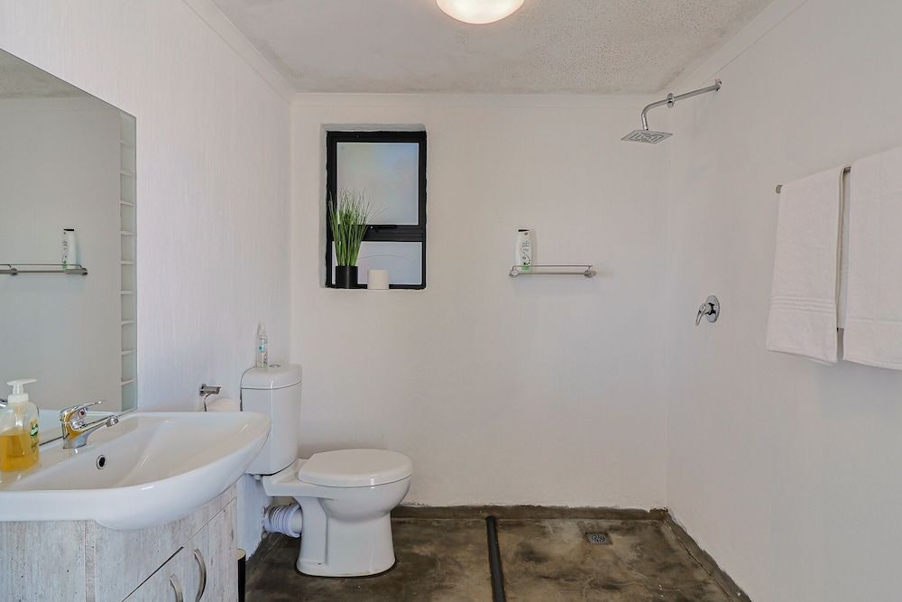 38 on Westcliff Exclusive House, Sea Facing 7