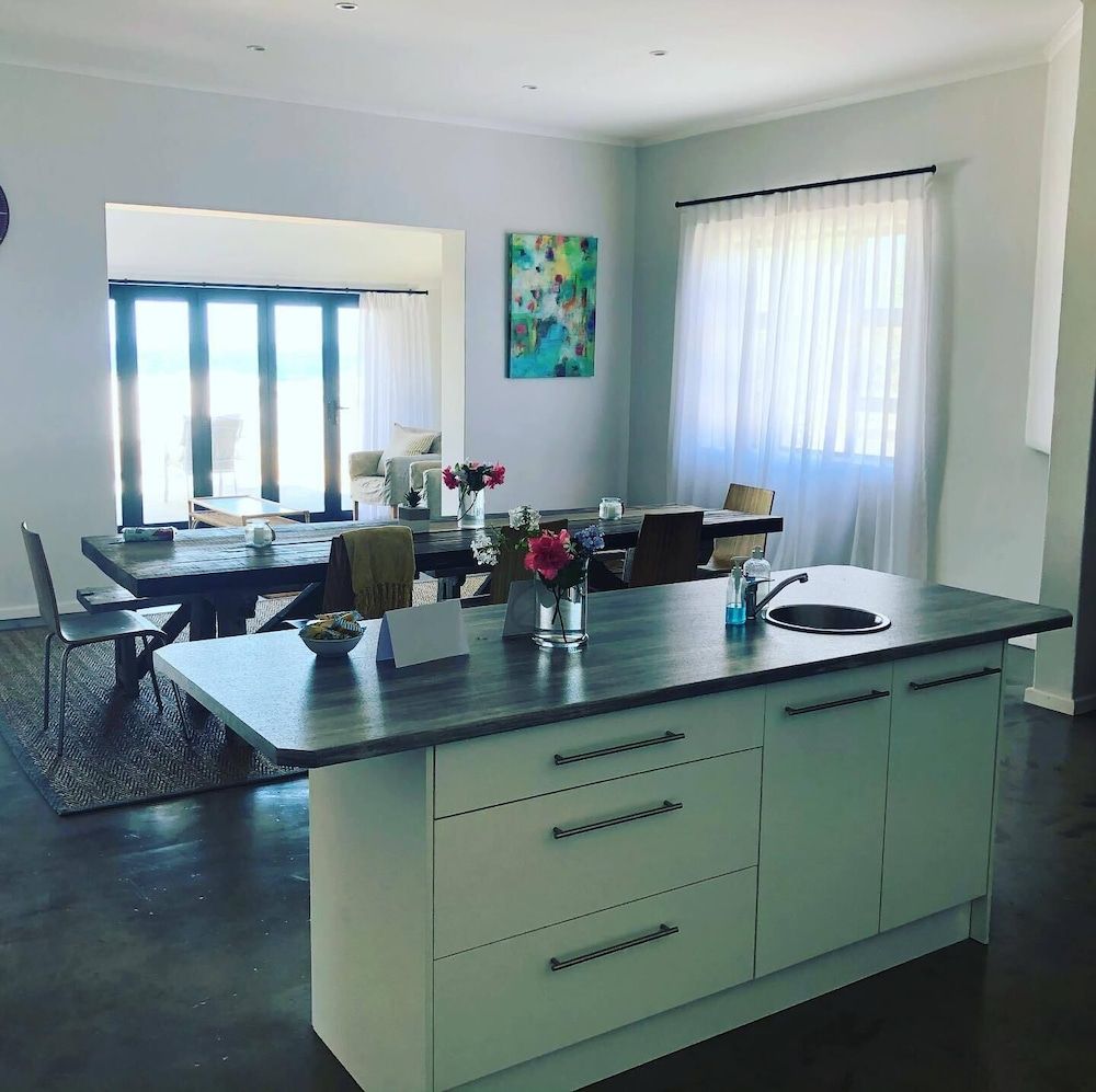 38 on Westcliff Exclusive House, Sea Facing 8