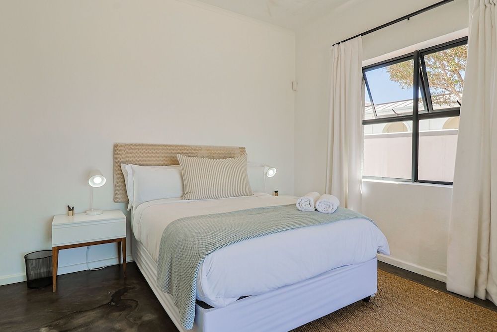 38 on Westcliff Exclusive House, Sea Facing 3