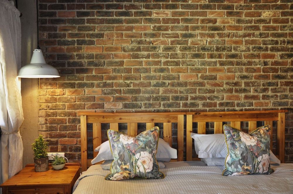 Grincourt Basic Room 13