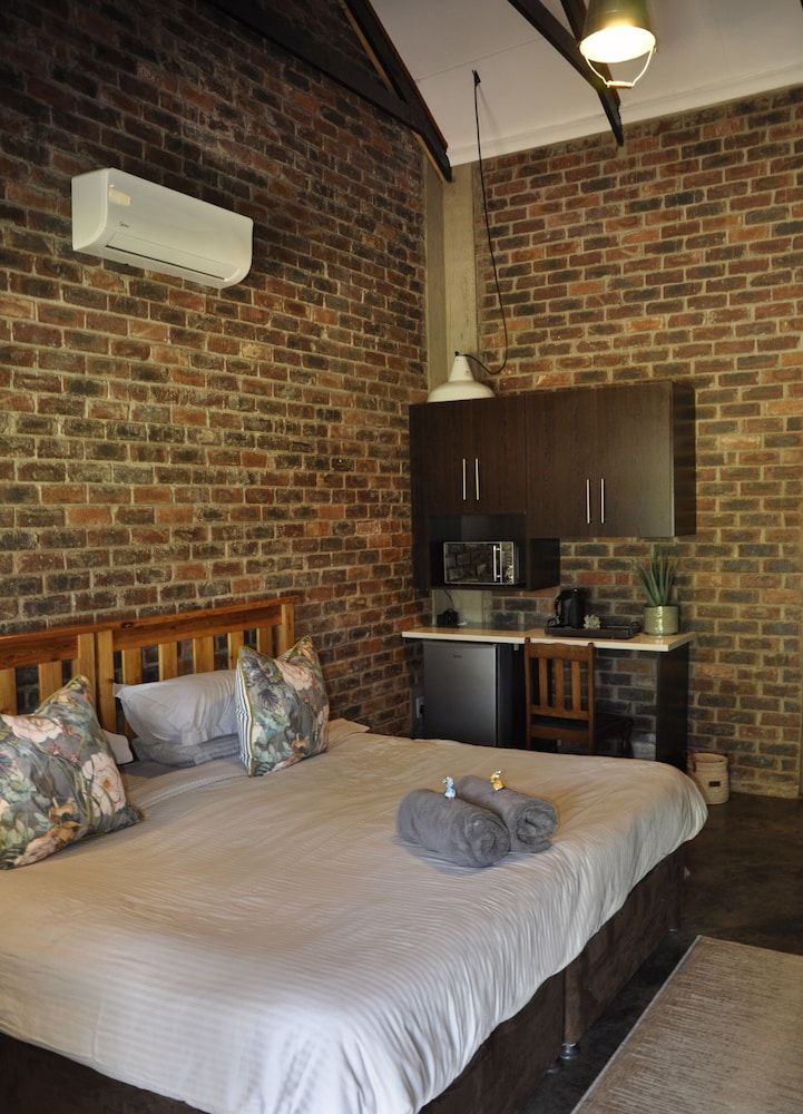 Grincourt Basic Room 14