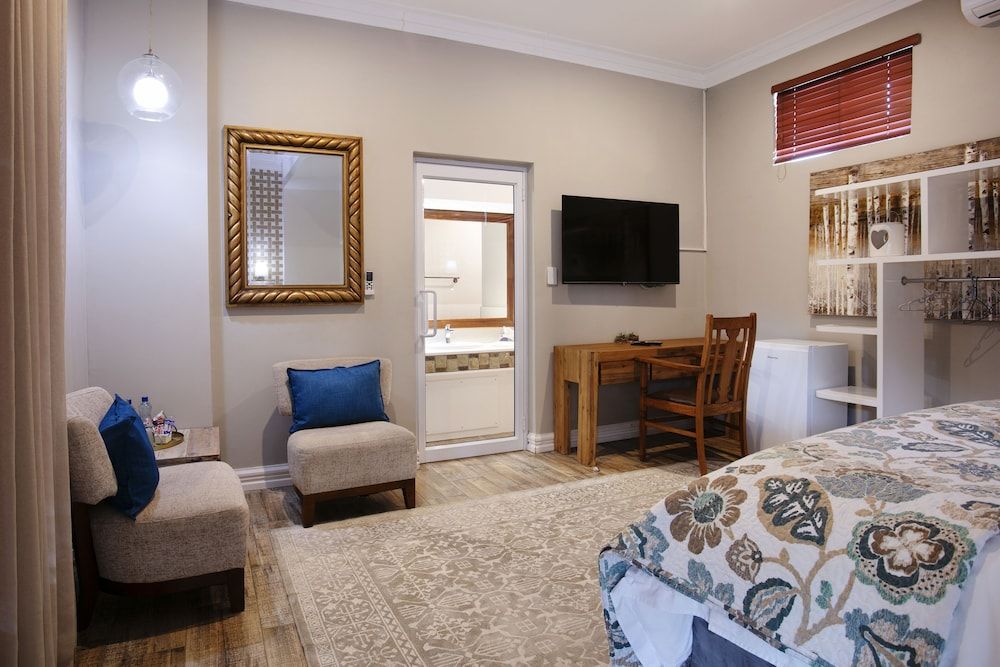 Rosewood Country Lodge Standard Room 6