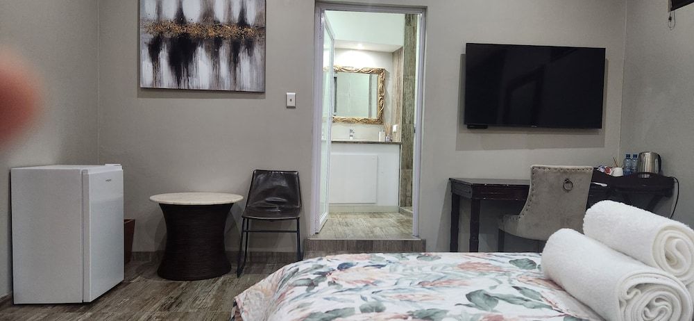 Rosewood Country Lodge Executive Room 4