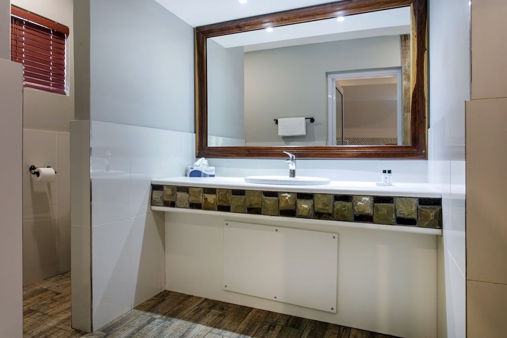 Rosewood Country Lodge Standard Room 7