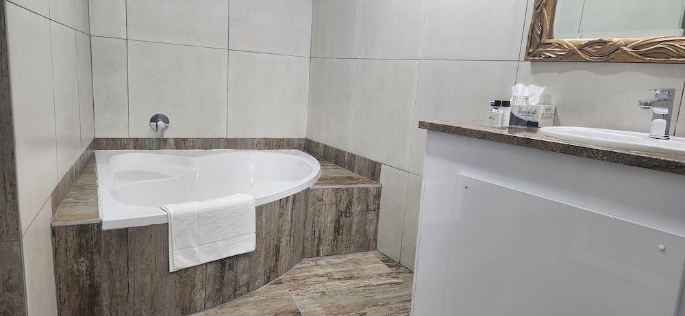 Rosewood Country Lodge Executive Room 13